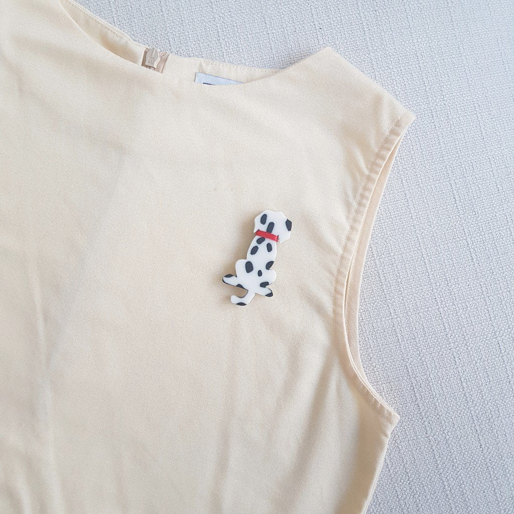 Dalmatian brooch deals